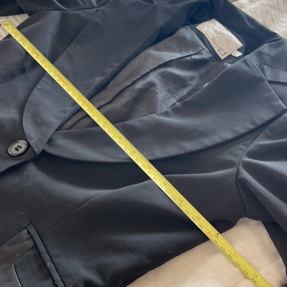 Black Horse Show suit jacket. Nice detail on the pockets and collar. - Picture 4 of 6